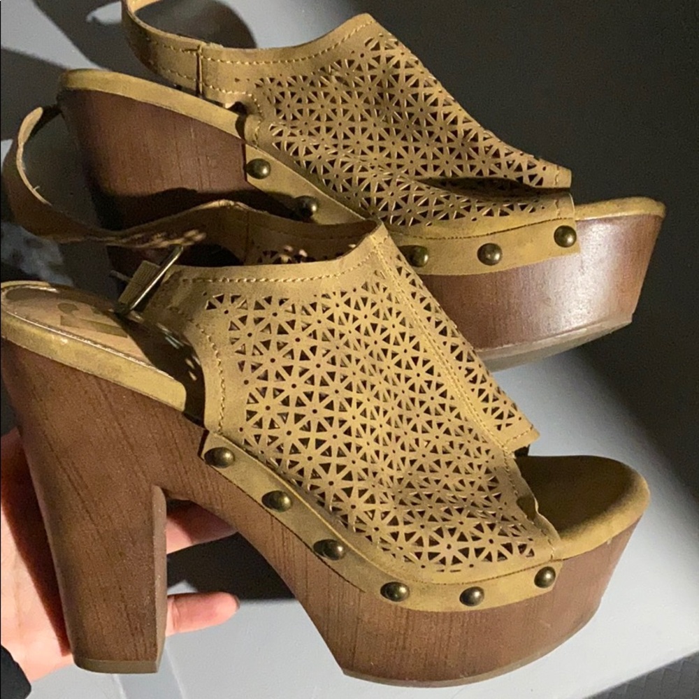 Shoes